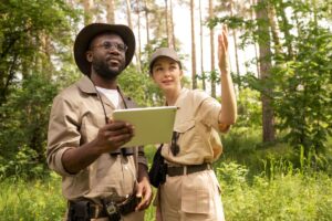 Tipping Culture in East Africa: A Simple Guide for Travelers When you travel across East Africa—whether on safari, climbing Mount Kilimanjaro, or relaxing at the coast—you’ll quickly notice that the people here have a warm spirit of hospitality. From the cheerful waiters who remember your favorite drink to the safari guide who spots a leopard at sunset, these are the people who make your experience unforgettable. And one of the best ways to show your appreciation is through a tip. But how much should you tip? Who should you tip? And why does tipping even matter in East Africa? Here’s a complete guide from Travels With Kip to help you navigate the tipping culture across Kenya, Tanzania, Uganda, and Rwanda. 1. Understanding Tipping in East Africa In most East African countries, tipping is customary but not compulsory. It’s not about paying extra because you have to—it’s a gesture of gratitude for excellent service. Many people working in tourism—guides, porters, waiters, and lodge staff—go above and beyond to make sure your safari runs smoothly. While their basic salary often covers essentials, tips make a real difference in improving their quality of life. For many, this extra income supports their families, pays for school fees, or helps with daily living costs. 2. Tipping Safari Guides and Drivers Your guide or driver is the heart of your safari experience. They are not just drivers—they are wildlife experts, storytellers, photographers, mechanics, and your personal hosts in the wild. Recommended Tip: USD 10–20 per guest per day When to Tip: Usually at the end of the safari, given directly to the guide in an envelope. If you’re traveling in a group, you can collect the total amount and give it together with a short thank-you note—it means a lot! Remember, guides often spend days or even weeks with guests, ensuring everything runs perfectly—from spotting game to arranging picnic lunches.